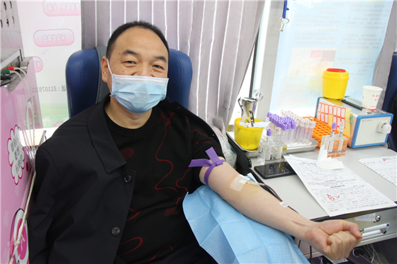 人民警察一心為民，捋袖捐血鐵血柔情——安康市公安局積極開展冬季獻血活動