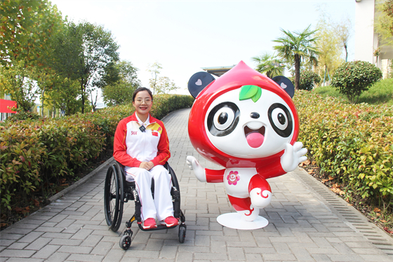 青春熱血匯聚點(diǎn)滴愛心 無私奉獻(xiàn)相約美麗校園